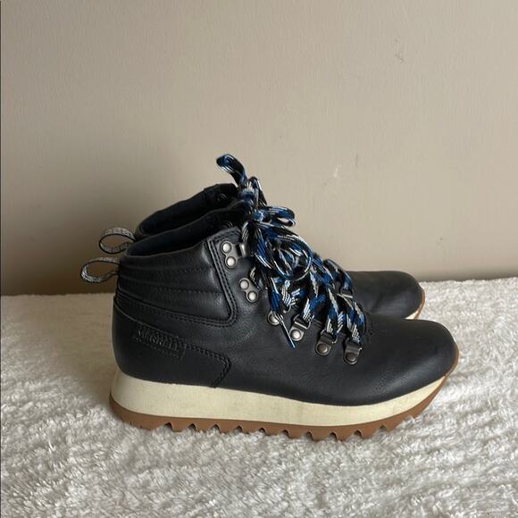 Merrell Hiking Faux Leather Lace Up Boots Women's 6 Black With Blue Strings - Picture 6 of 10